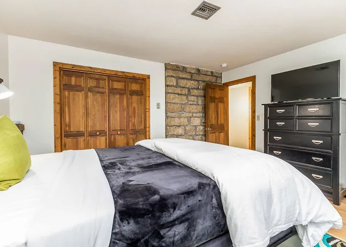 Сasa de vacaciones 4 Bdrm Dog-friendly Territory Getaway *