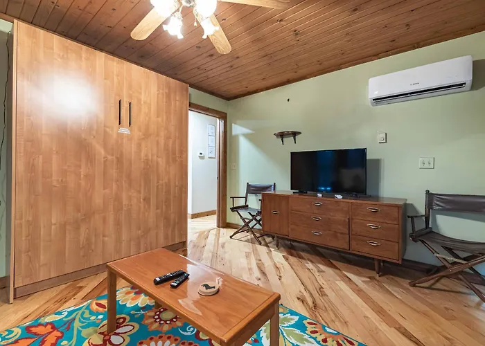 4 Bdrm Dog-friendly Territory Getaway Сasa de vacaciones *