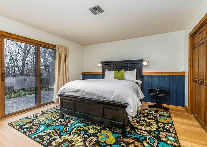 4 Bdrm Dog-friendly Territory Getaway *
